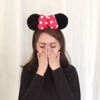 遮脸的女生头像