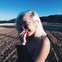 个性狂野的欧美女生头像