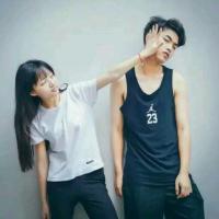 一人一张的非主流情侣头像