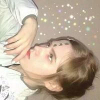 欧美穿衬衫的女生头像