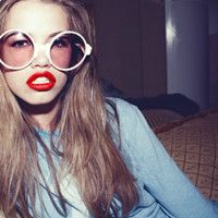 欧美穿衬衫的女生头像