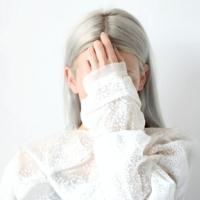 欧美穿衬衫的女生头像