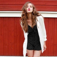 欧美穿衬衫的女生头像