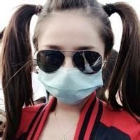 戴口罩的女生头像