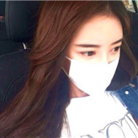 戴口罩的女生头像
