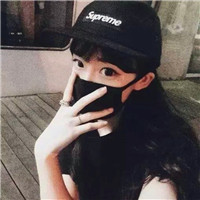 戴口罩的女生头像
