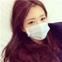 戴口罩的女生头像