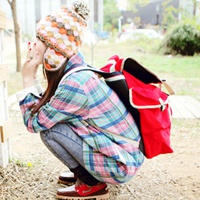 穿格子衬衣的女生头像