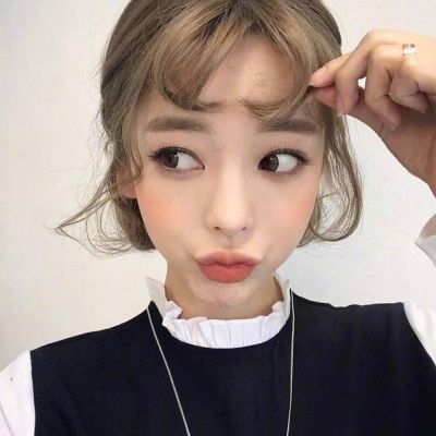 韩范短发女生头像