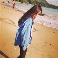 海边的qq姐妹头像一左一右