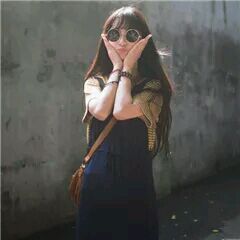 海边的qq姐妹头像一左一右