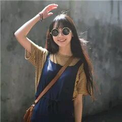 海边的qq姐妹头像一左一右