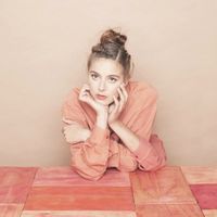 欧美头像女生丸子头