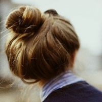 欧美头像女生丸子头