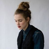 欧美头像女生丸子头