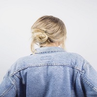 欧美头像女生丸子头