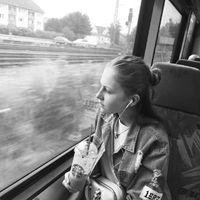 欧美头像女生丸子头