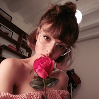 欧美头像女生丸子头