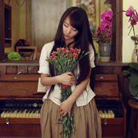 小清新捧花女生头像