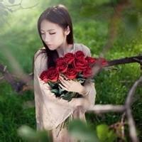 小清新捧花女生头像