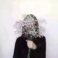 小清新捧花女生头像