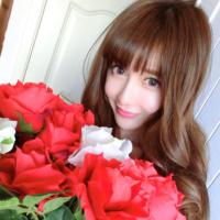 小清新捧花女生头像