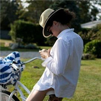 穿白衬衫的唯美女生头像