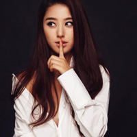 穿白衬衫的唯美女生头像