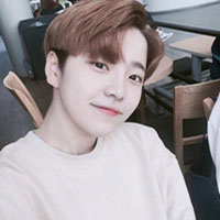 韩国中分男生头像