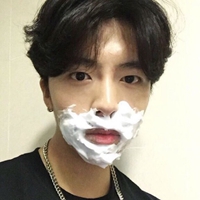 韩国中分男生头像