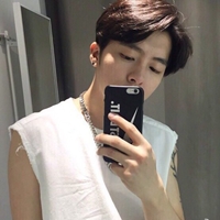 韩国中分男生头像
