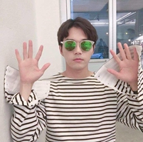 韩国中分男生头像