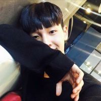 看不见脸的男生头像