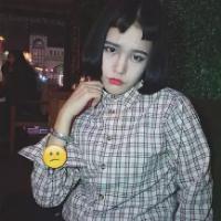 颓废情伤的短发女生头像