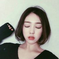 颓废情伤的短发女生头像