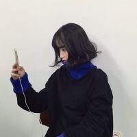 颓废情伤的短发女生头像