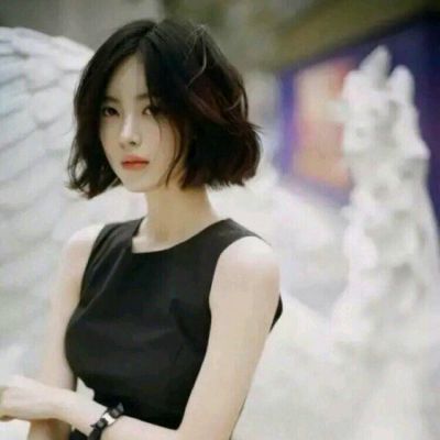 颓废情伤的短发女生头像