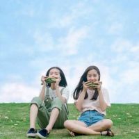 相亲相爱的两姐妹头像