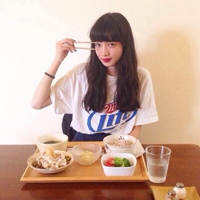 相亲相爱的两姐妹头像