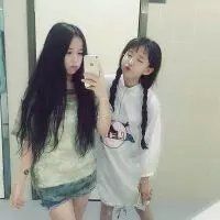相亲相爱的两姐妹头像