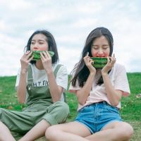 相亲相爱的两姐妹头像