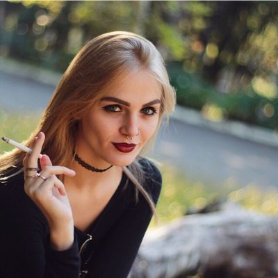 欧美头像女生半身