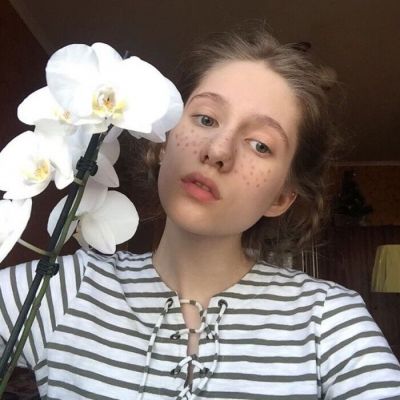 欧美头像女生半身