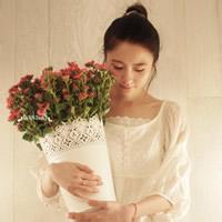 捧花的女生头像