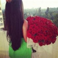 捧花的女生头像