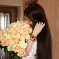 捧花的女生头像