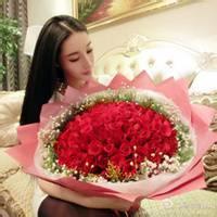 捧花的女生头像