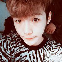 阿宝色男生qq头像