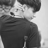 男生头像图片帅气带字伤感黑白