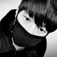 男生头像图片帅气带字伤感黑白